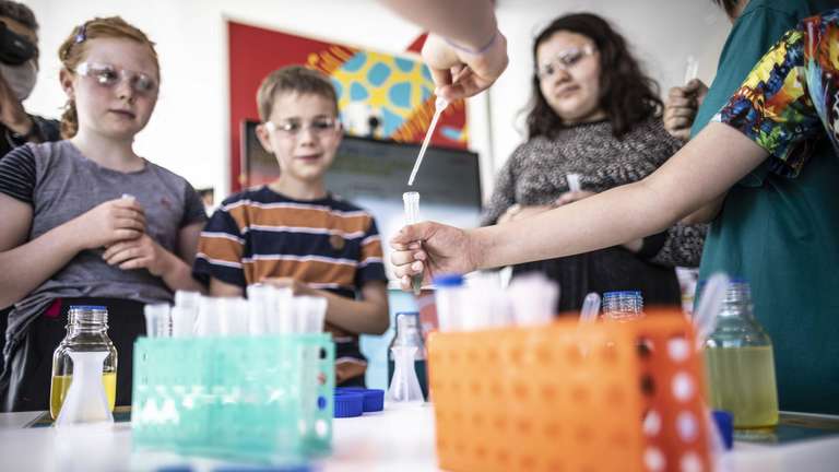 Darmstadt: Merck will Neugier bei Kindern wecken