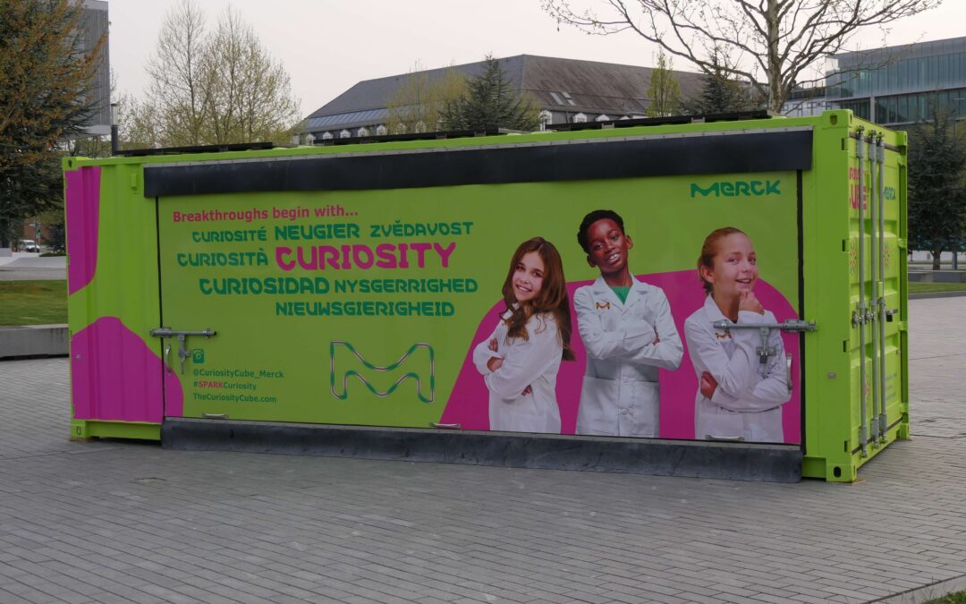 Más de 500 estudiantes de Tres Cantos han participado en el laboratorio móvil de Merk